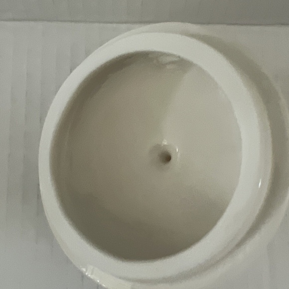 Hallmark Christmas Cookie Jar & Lid Ceramic Red Snowman & Snowflakes 5" x 7.5" - Picture 8 of 10